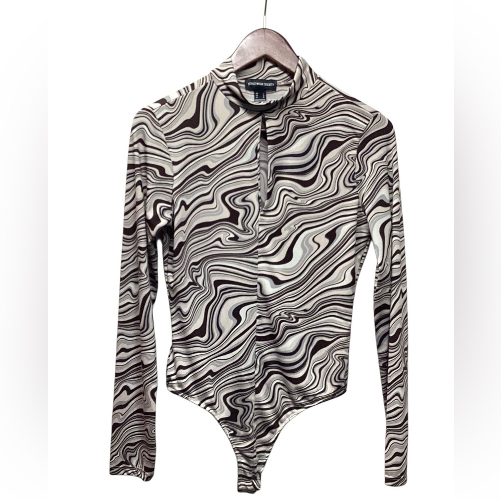Streetwear Society retro vibe neutral marbled bodysuit. Size Large
